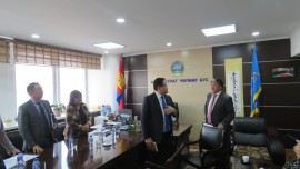 蒙古国副总理恩克图夫欣访问了自由区管委会。
